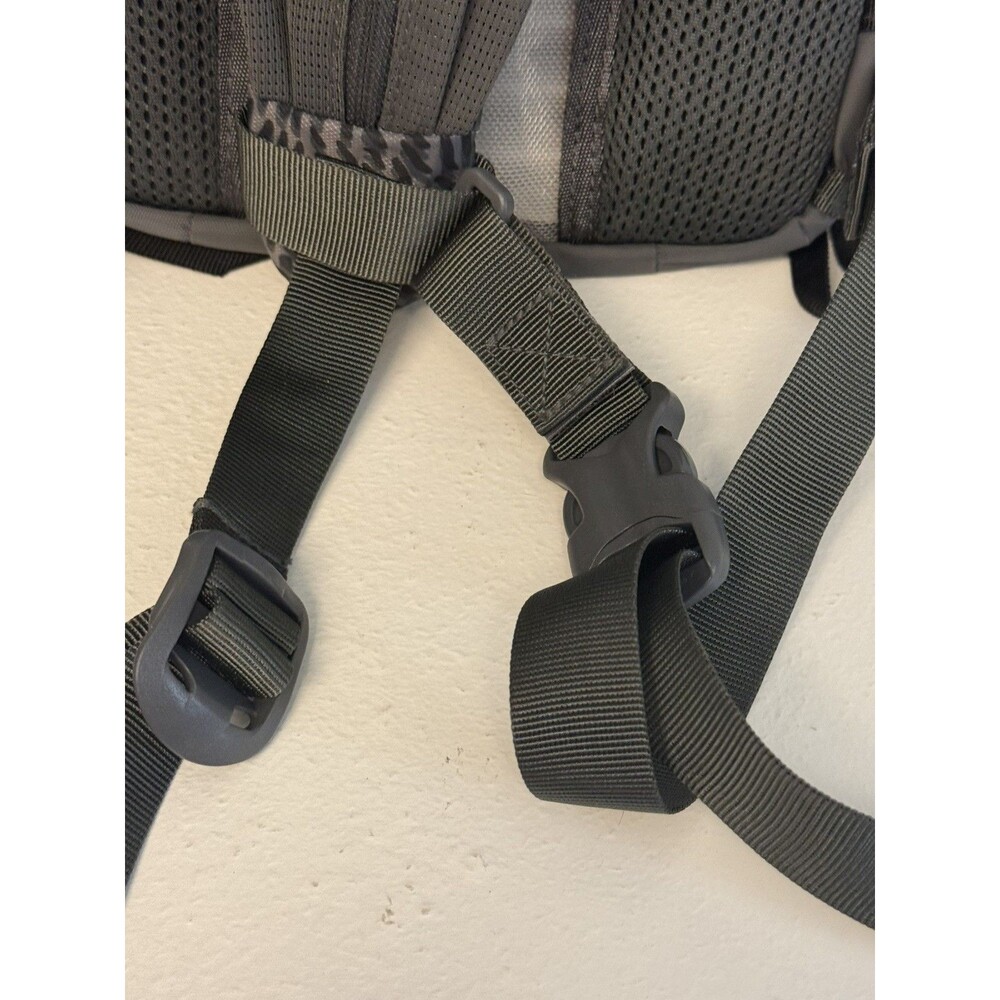 Merrell Sling Backpack Gray Black Pattern Single Strap Crossbody Bag Backpack - Picture 9 of 12